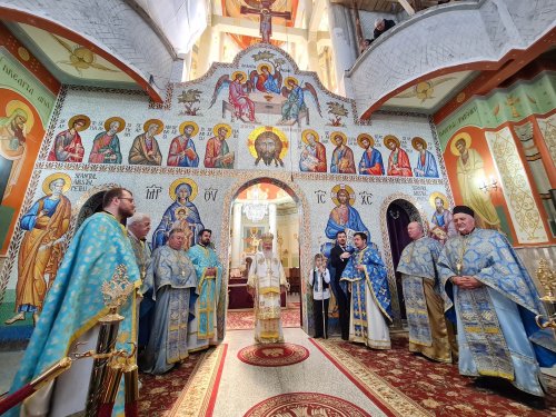 Binecuvântare arhierească la „Catedrala din Mănăştur” Poza 247125