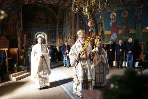 Duminica Sfântului Grigorie Palama la mănăstirea argeșeană Văleni Poza 247148