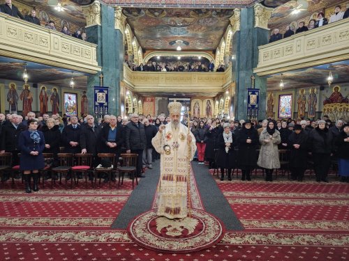 Popas duhovnicesc la Biserica „Buna Vestire” - Catedrala mică din Târgu Mureș Poza 247138