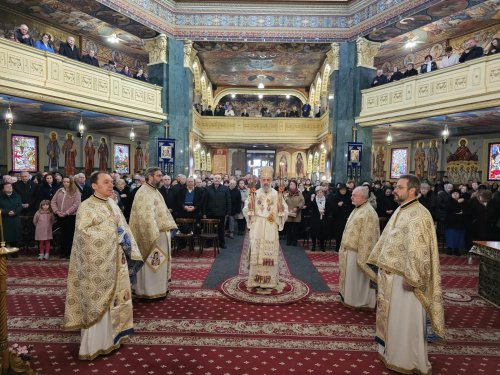 Popas duhovnicesc la Biserica „Buna Vestire” - Catedrala mică din Târgu Mureș Poza 247140