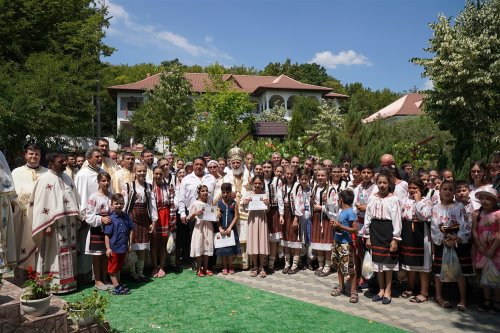 Etnicii romi - beneficiari ai lucrării pastorale şi sociale a Bisericii Poza 247284