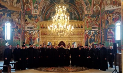 Ședință administrativă a clericilor din Protoieria Sector 1 Capitală Poza 247389