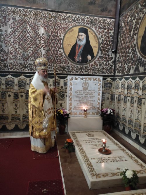 Rugăciune și recunoștință la un veac de la adormirea Episcopului Nifon Niculescu Poza 247636