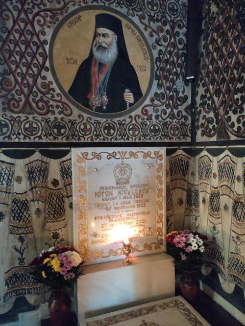 Rugăciune și recunoștință la un veac de la adormirea Episcopului Nifon Niculescu Poza 247637