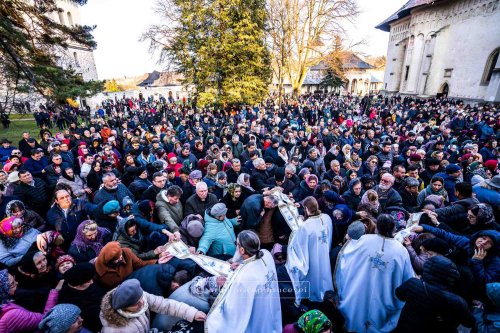 Sfântul Maslu la Catedrala Arhiepiscopală din Suceava Poza 247709