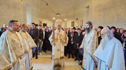Slujire arhierească la Mănăstirea „Sfânta Cruce” din Aiud Poza 247694