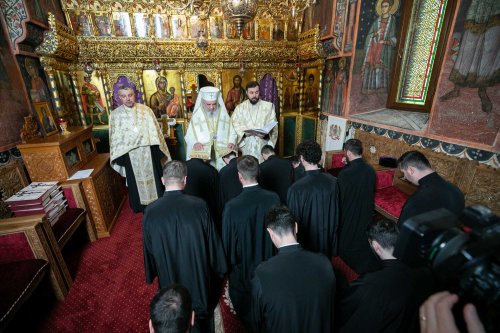 Hirotesii de noi duhovnici la Paraclisul istoric al Reședinței Patriarhale Poza 247815