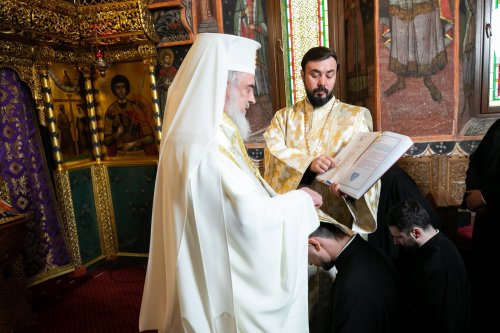 Hirotesii de noi duhovnici la Paraclisul istoric al Reședinței Patriarhale Poza 247819