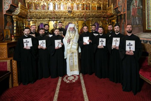 Hirotesii de noi duhovnici la Paraclisul istoric al Reședinței Patriarhale Poza 247825