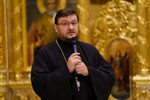 Episcopul Hușilor a conferențiat la Biserica Domnița Bălașa din Capitală Poza 248030