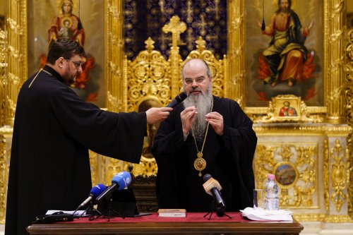 Episcopul Hușilor a conferențiat la Biserica Domnița Bălașa din Capitală Poza 248032