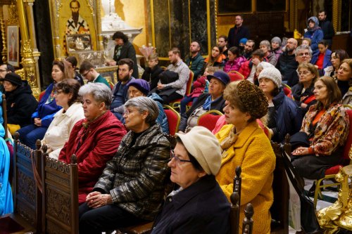 Episcopul Hușilor a conferențiat la Biserica Domnița Bălașa din Capitală Poza 248055