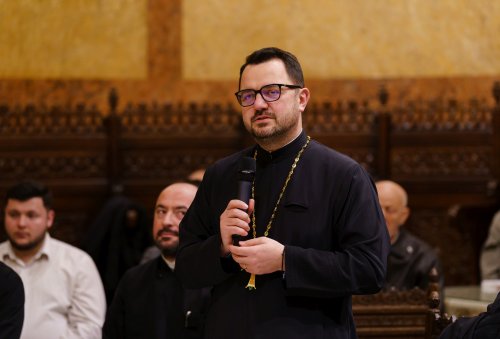 Episcopul Hușilor a conferențiat la Biserica Domnița Bălașa din Capitală Poza 248094