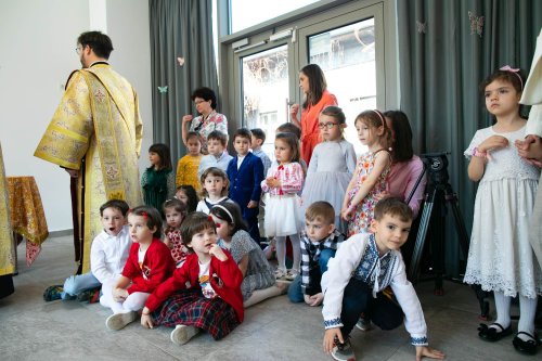 Moment de bucurie pentru copiii Grădiniței Patriarhiei Române  Poza 248118