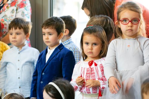 Moment de bucurie pentru copiii Grădiniței Patriarhiei Române  Poza 248119