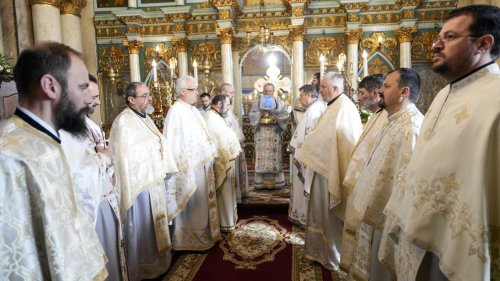 Liturghie arhierească în Biserica „Buna Vestire” din Brașov Poza 248366