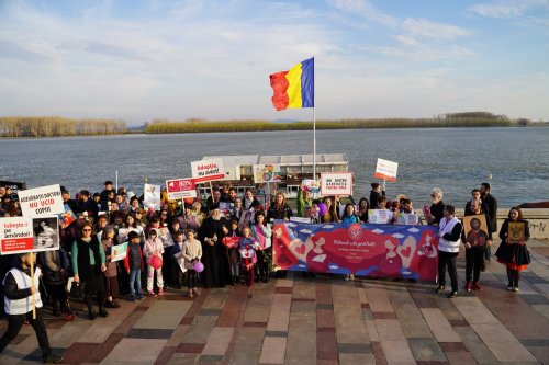 „Marşul pentru viaţă”  în Arhiepiscopia Dunării de Jos Poza 248440
