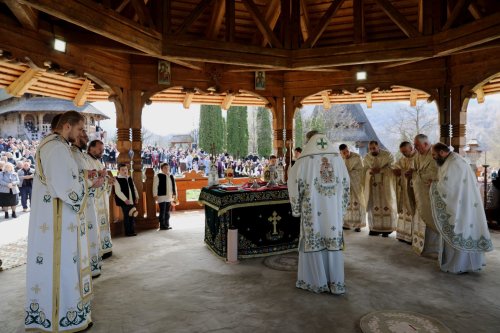 Moment aniversar la Mănăstirea Bârsana, Maramureş Poza 249215