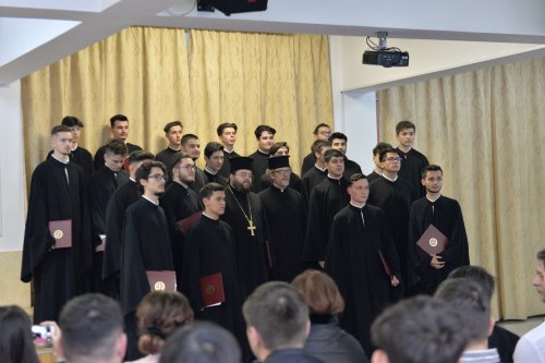 Concert prepascal la Seminarul Teologic Ortodox din București Poza 249400
