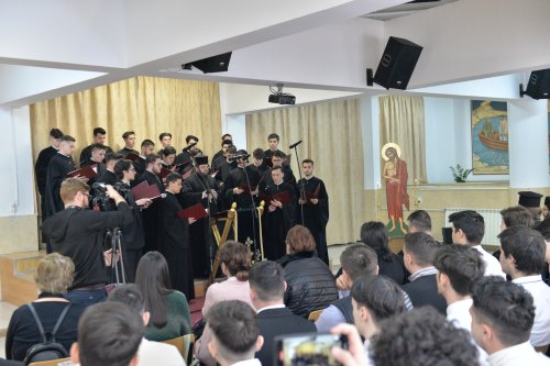 Concert prepascal la Seminarul Teologic Ortodox din București Poza 249401