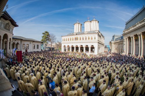 Programul liturgic de la Catedrala Patriarhală în perioada 9 aprilie - 21 aprilie 2023 Poza 249525