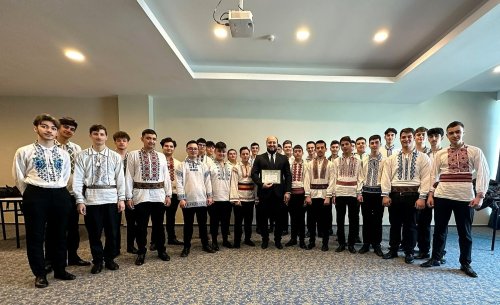 Corul Seminarului din Târgoviște, câștigătorul Olimpiadei Naționale Corale Poza 249879