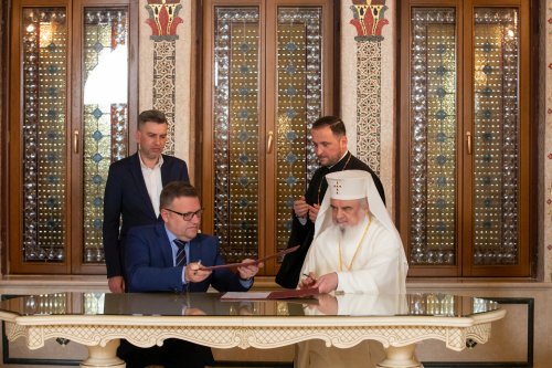 Protocol de cooperare între Patriarhia Română și Ministerul Muncii și Solidarității Sociale Poza 250023