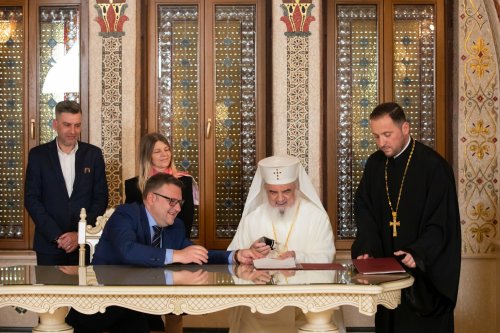 Protocol de cooperare între Patriarhia Română și Ministerul Muncii și Solidarității Sociale Poza 250030