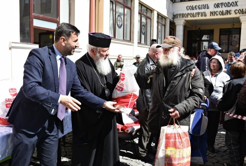 750 de pachete de Paști oferite persoanelor nevoiașe la Cluj‑Napoca Poza 250108