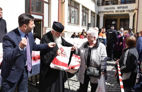 750 de pachete de Paști oferite persoanelor nevoiașe la Cluj‑Napoca Poza 250110