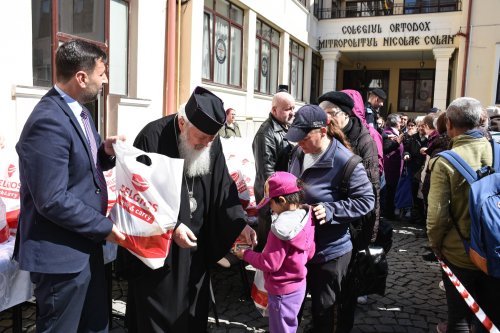 750 de pachete de Paști oferite persoanelor nevoiașe la Cluj‑Napoca Poza 250111