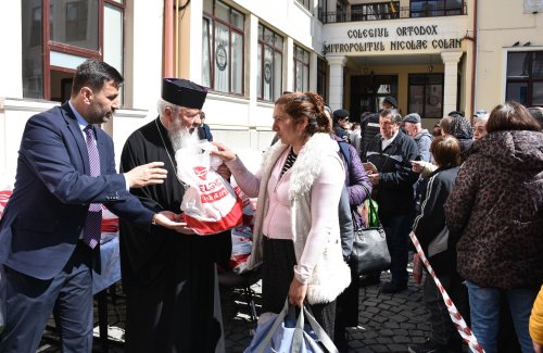 750 de pachete de Paști oferite persoanelor nevoiașe la Cluj‑Napoca Poza 250112