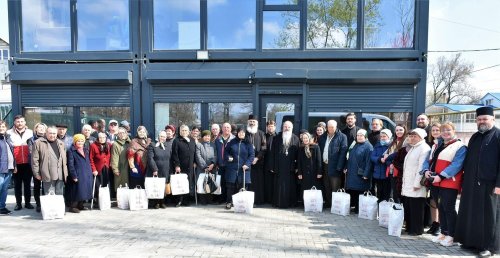 Campania „Împreună aducem Lumină în suflete”, a Episcopiei Hușilor, a ajuns în Basarabia Poza 250099