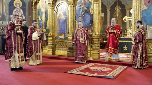Sibienii s-au rugat în Joia Mare la Catedrala Mitropolitană Poza 250465