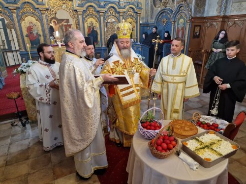 Îndemnul „Veniți să primiți Lumină!” s‑a auzit și în Catedrala Episcopală „Înălțarea Domnului” din Vârșeț Poza 251073