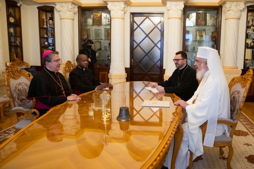 Vizită de rămas-bun a nunțiului apostolic  în România la Reședința Patriarhală Poza 251061