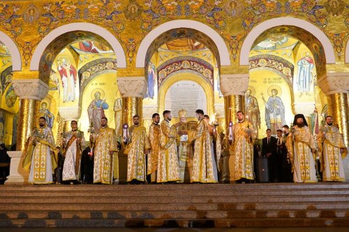 Sărbătoarea Învierii Domnului în eparhii din Muntenia și Dobrogea Poza 251534