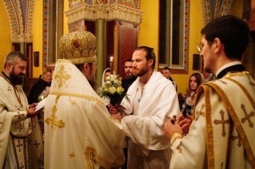 Prăznuirea Învierii Domnului în eparhiile româneşti din diasporă Poza 251607