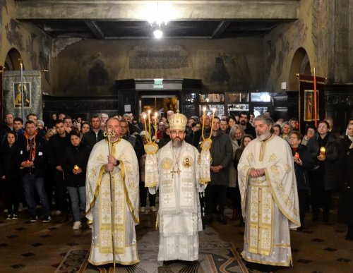 Slujirile ierarhilor hunedoreni în Episcopia Devei şi Hunedoarei Poza 251600