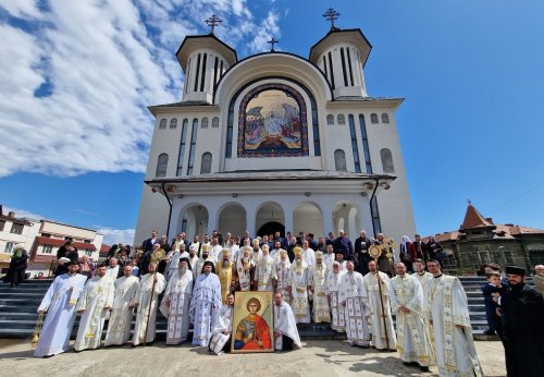 Sărbătorirea hramului catedralei din Drobeta-Turnu Severin Poza 251728