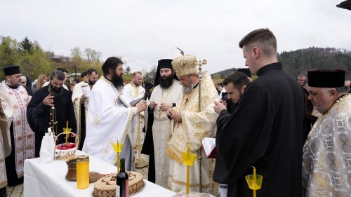 Târnosire şi binecuvântări arhiereşti în județul Brașov Poza 251680