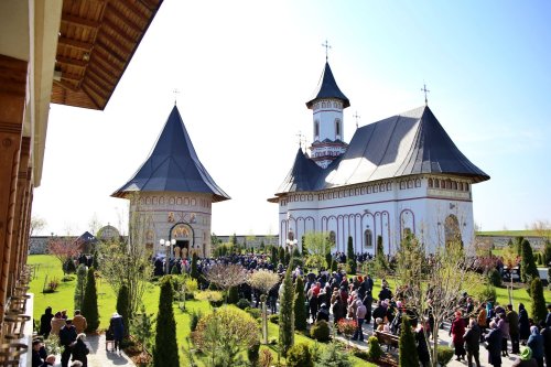 Binecuvântarea Izvorului Tămăduirii la Mănăstirea Zosin Poza 251941
