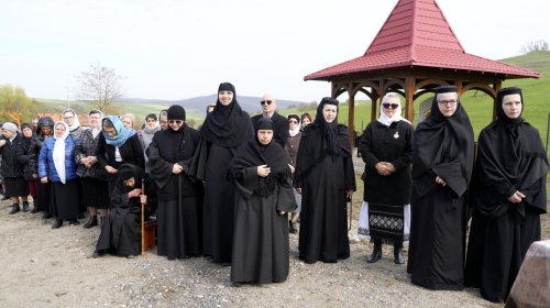 Hram la Mănăstirea „Sfântul Gheorghe” din Bunești, județul Brașov Poza 252005