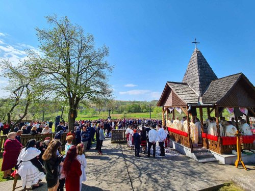 Sărbătoare la Biserica „Sfântul Apostol Toma” din Oarța de Sus, Maramureş Poza 252013