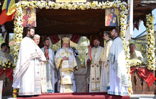 Sărbătoare la Biserica „Sfântul Apostol Toma” din Oarța de Sus, Maramureş Poza 252014