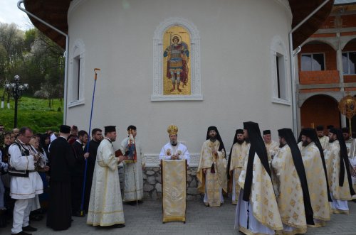 Un nou chivot al harului lui Dumnezeu la Mănăstirea Izbuc Poza 252227