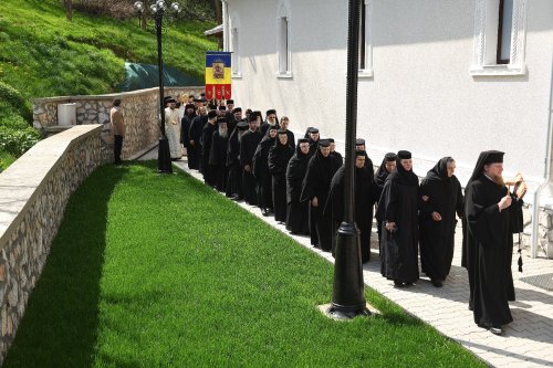 Un nou chivot al harului lui Dumnezeu la Mănăstirea Izbuc Poza 252230