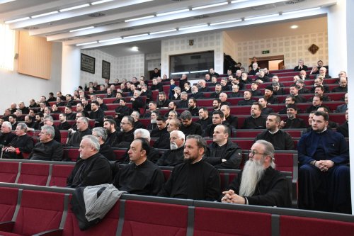 Conferinţe preoţeşti despre bătrânețe și bătrânii în viața Bisericii, în eparhia Clujului Poza 252317