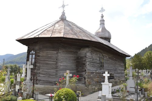 Contracte de restaurare pentru mănăstiri și biserici de lemn Poza 252299