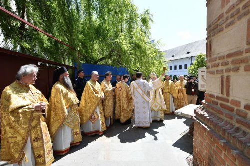 Înnoire la Biserica Domnească din București Poza 252528